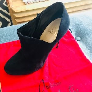 Christian Louboutin Blk Suede Booties Size 9/Eu39
